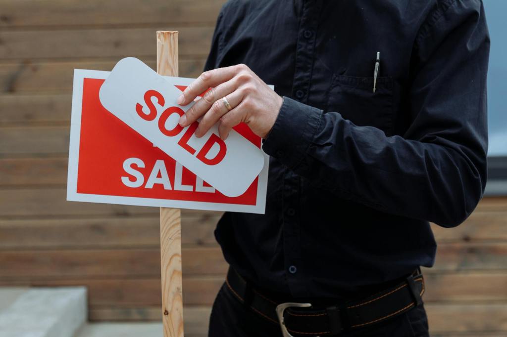 Home Sales Falling Through Hit Record in June 2025 — Here’s What It Means for You